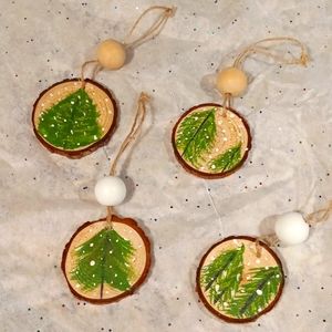 HANDPAINTED RUSTIC WOODSLICE SNOWY TREE ORNAMENTS SET OF 4